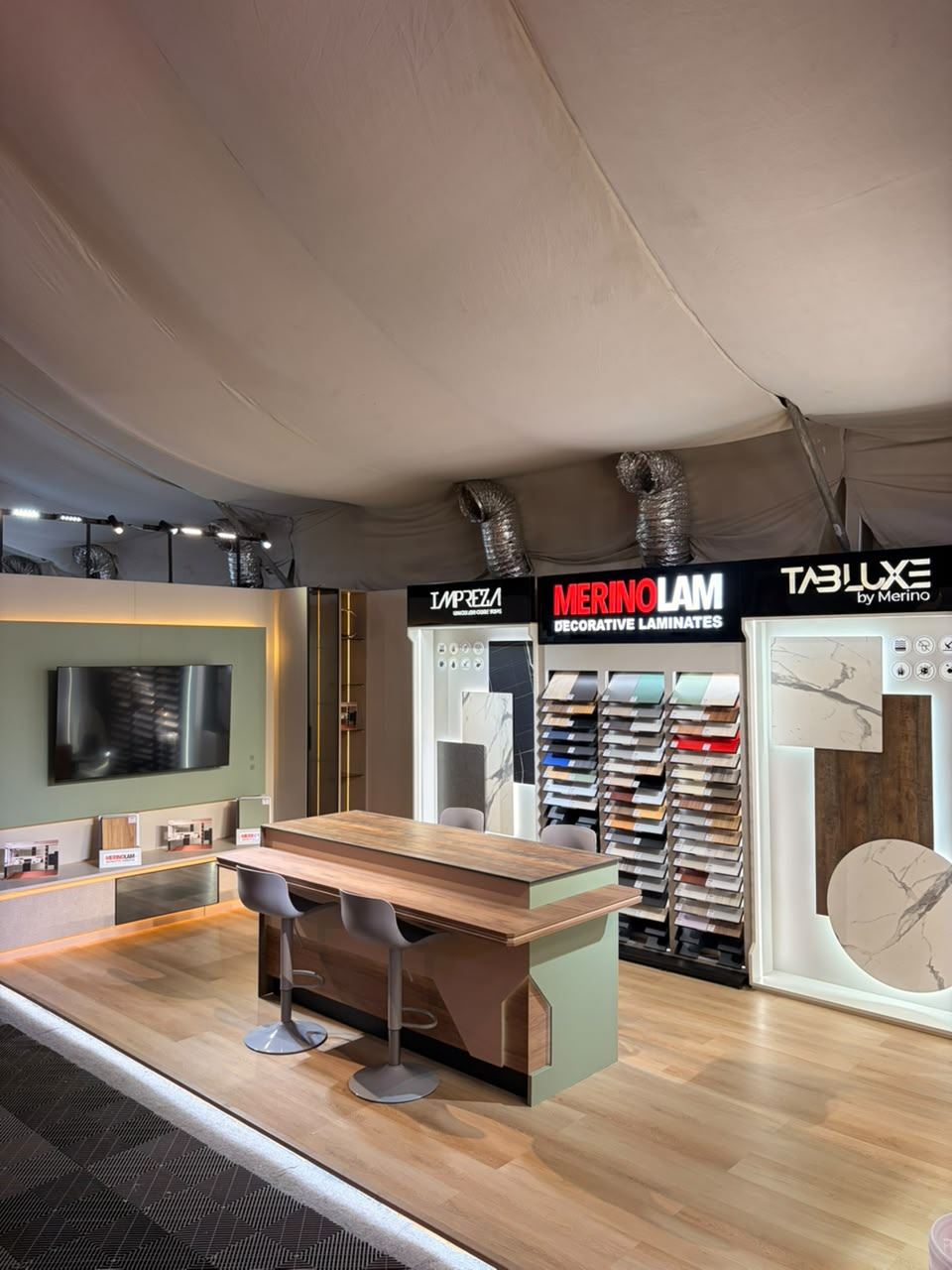 Showroom Merinolam · Impreza · Tabluxe