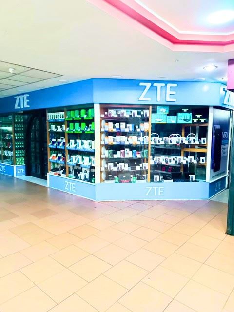 Fachadas y tiendas completas