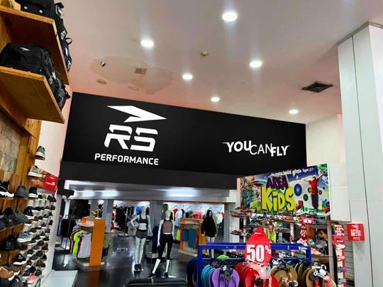 Fachadas y tiendas completas